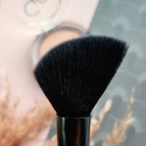 Angle Blusher Brush Golden Rose afbeelding 3