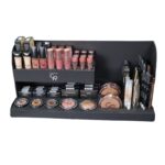 Toonbank Display Golden Rose op witte achtergrond minder licht