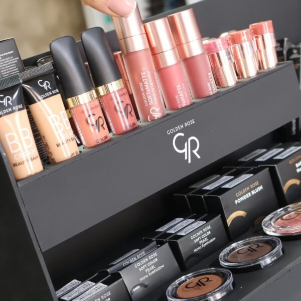 Toonbank display make-up voorbeeld