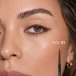 De Waterproof Eyeliner van Golden Rose blijft extra lang en goed zitten, waardoor je de oogschaduw look niet meer bij hoeft te werke