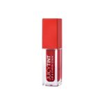 De Juicy Tint Lip & Cheek Stain geeft een natuurlijke, expressieve kleur die tot 10 uur lang aanhoudt.