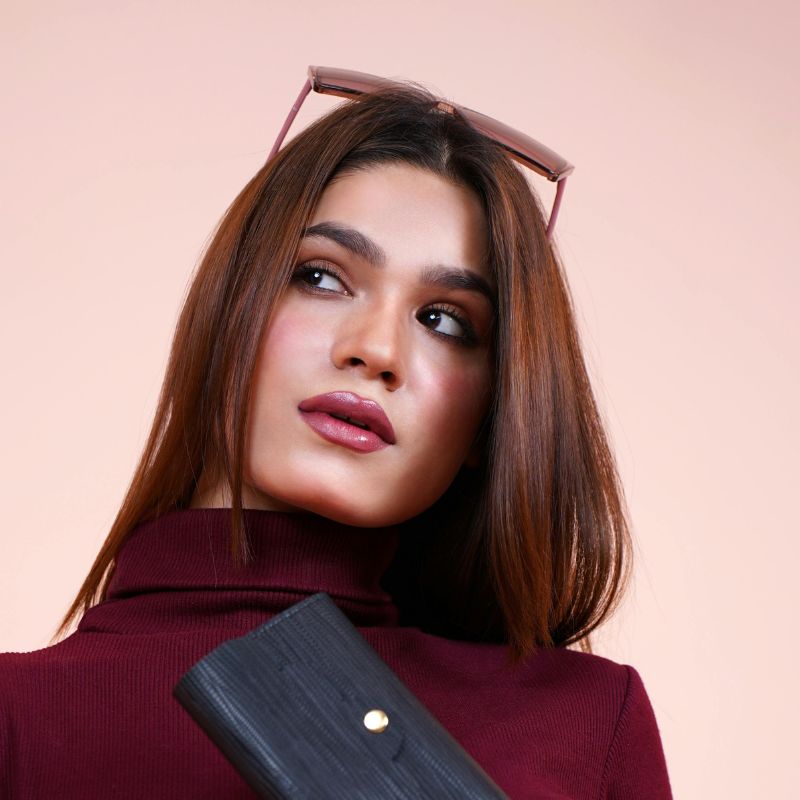 burgundy make-up Set 3 model look