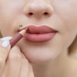 Tattoo lipliner Golden Rose op model